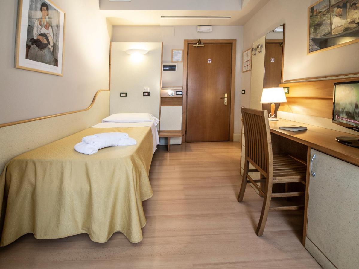Duca Del Mare - Hotel Di Nardo Group マッサ・マリッティマ エクステリア 写真
