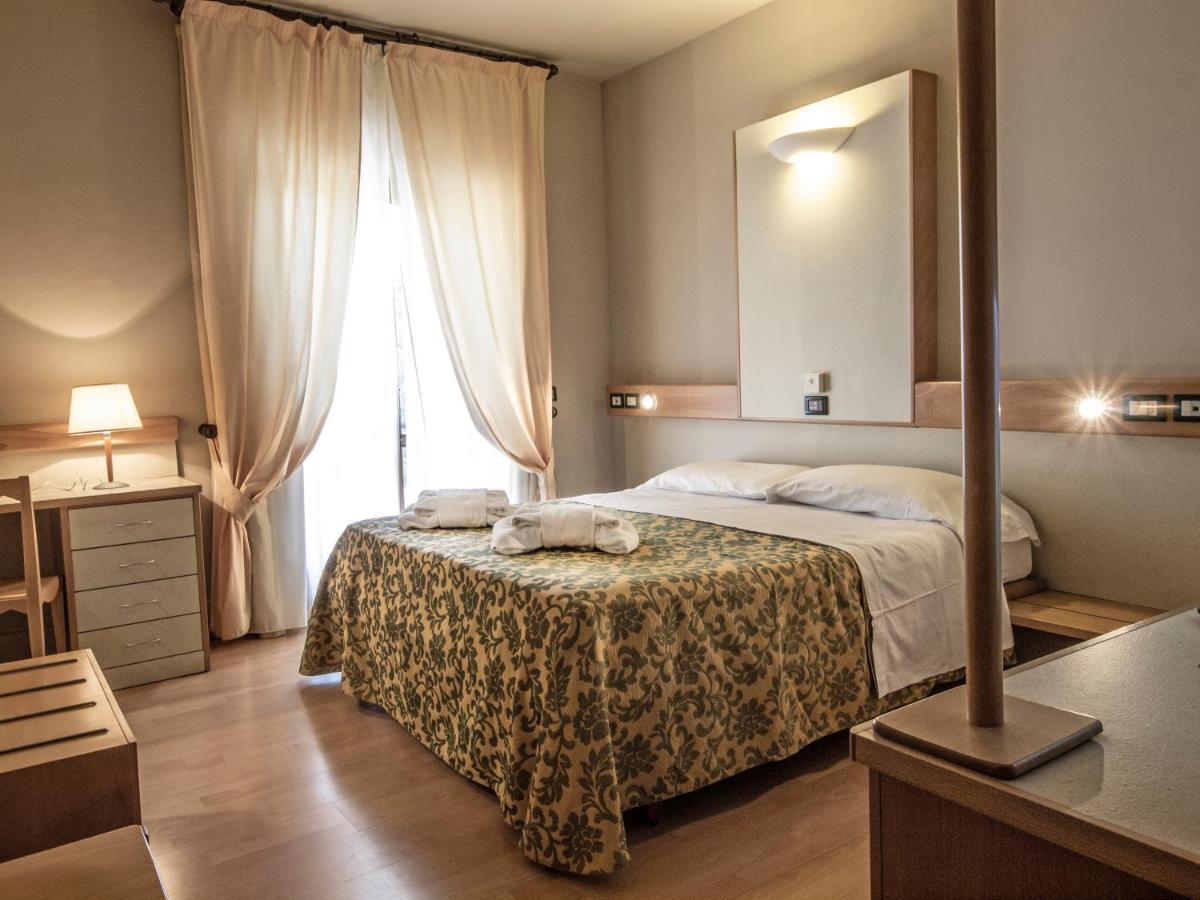Duca Del Mare - Hotel Di Nardo Group マッサ・マリッティマ エクステリア 写真