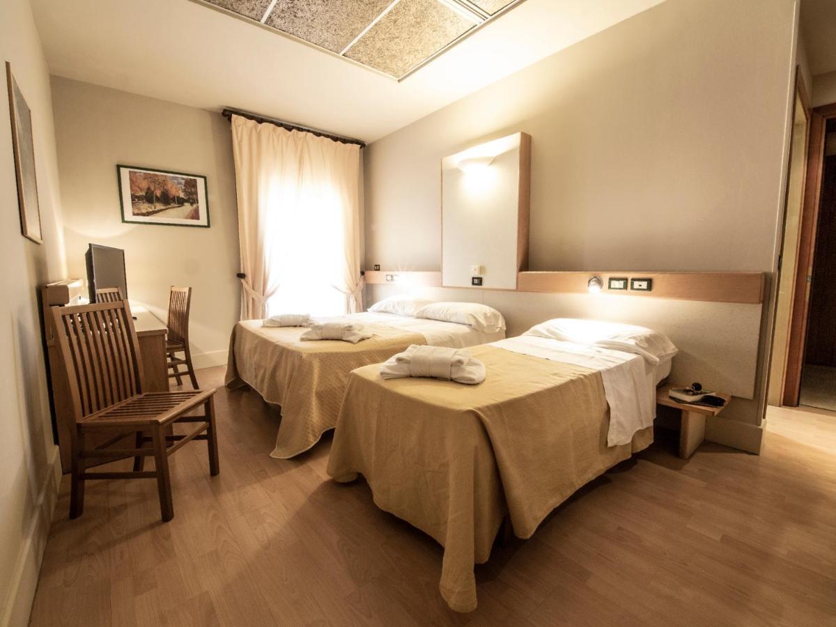 Duca Del Mare - Hotel Di Nardo Group マッサ・マリッティマ エクステリア 写真