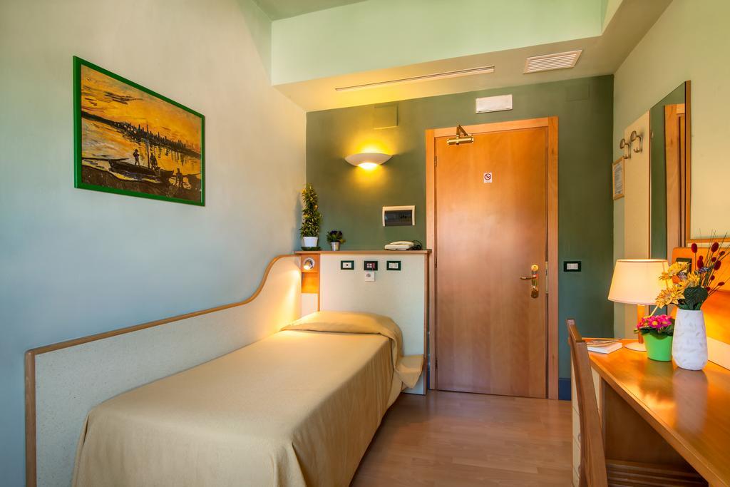 Duca Del Mare - Hotel Di Nardo Group マッサ・マリッティマ エクステリア 写真