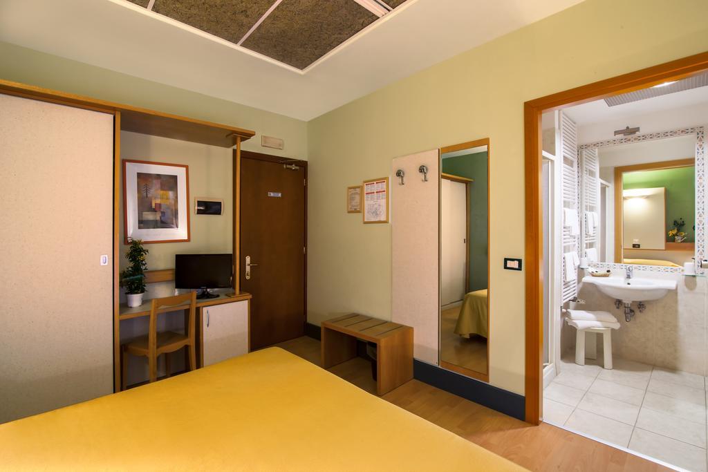 Duca Del Mare - Hotel Di Nardo Group マッサ・マリッティマ エクステリア 写真