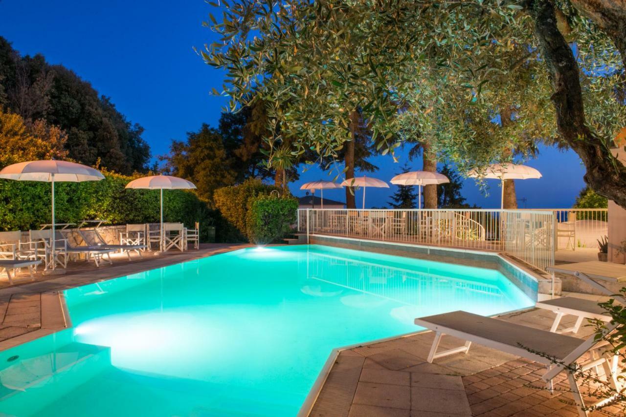 Duca Del Mare - Hotel Di Nardo Group マッサ・マリッティマ エクステリア 写真