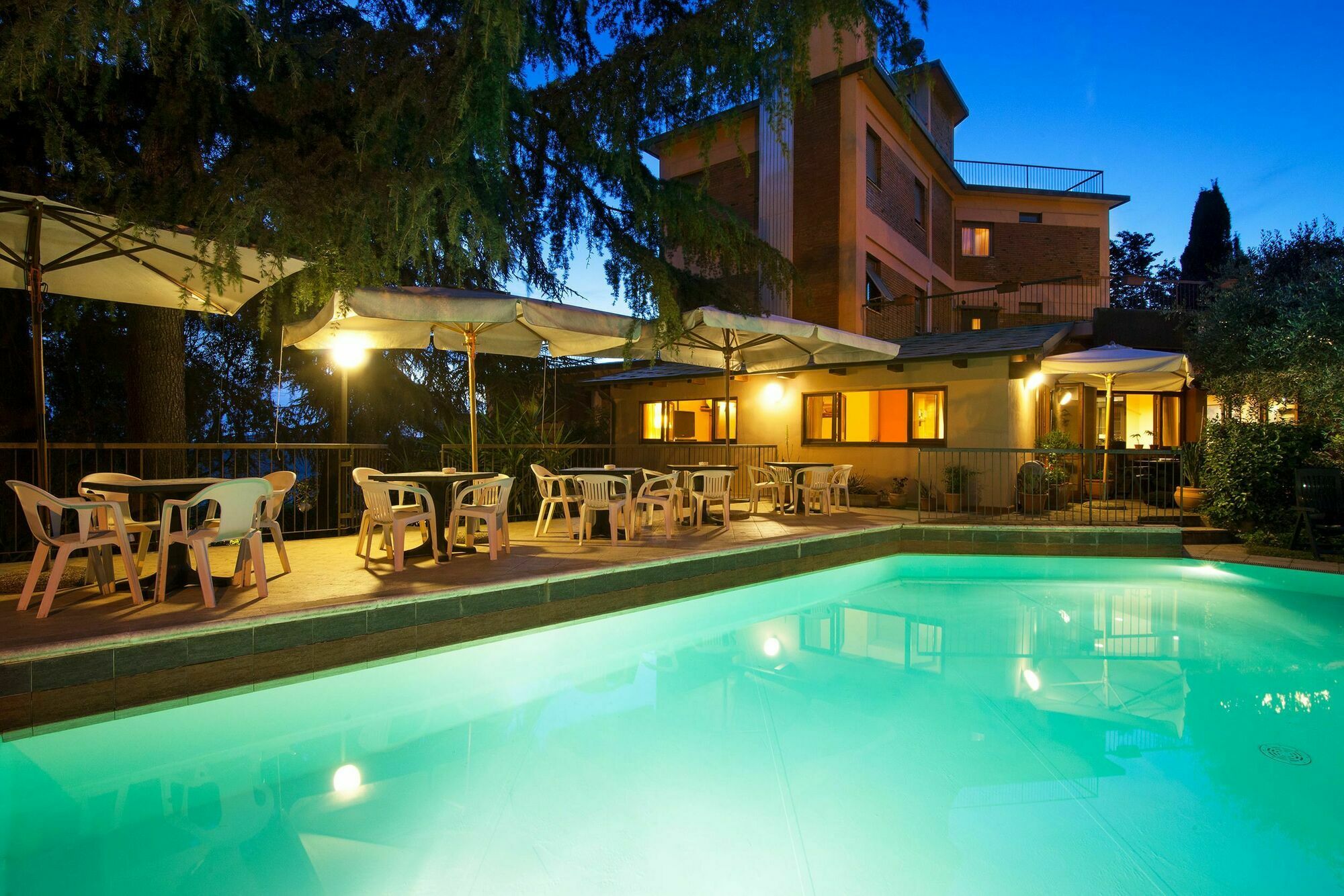 Duca Del Mare - Hotel Di Nardo Group マッサ・マリッティマ エクステリア 写真